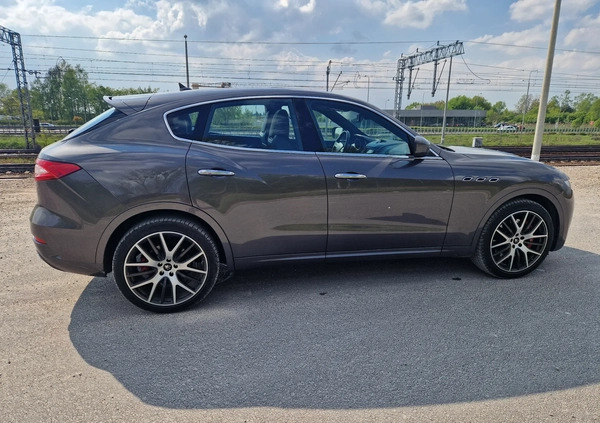 Maserati Levante cena 188000 przebieg: 138000, rok produkcji 2016 z Warszawa małe 172